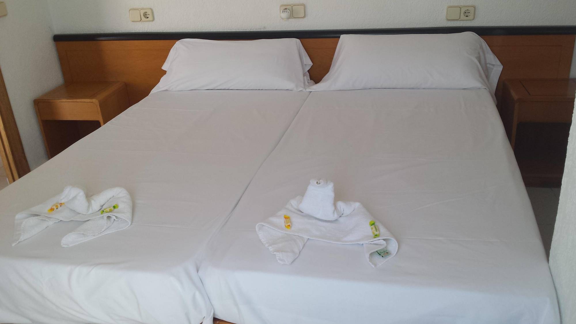 Hostal Port Corona Cala Ratjada  Kültér fotó