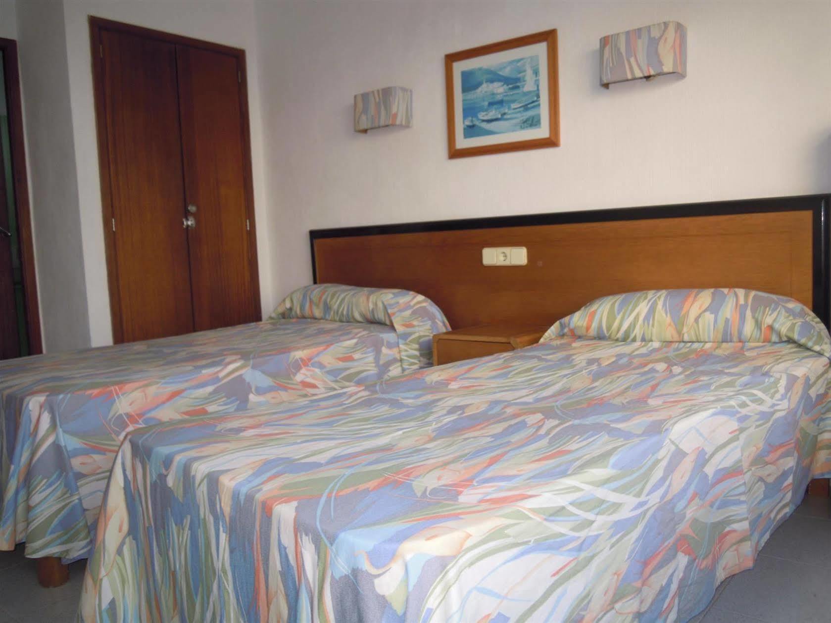 Hostal Port Corona Cala Ratjada  Kültér fotó
