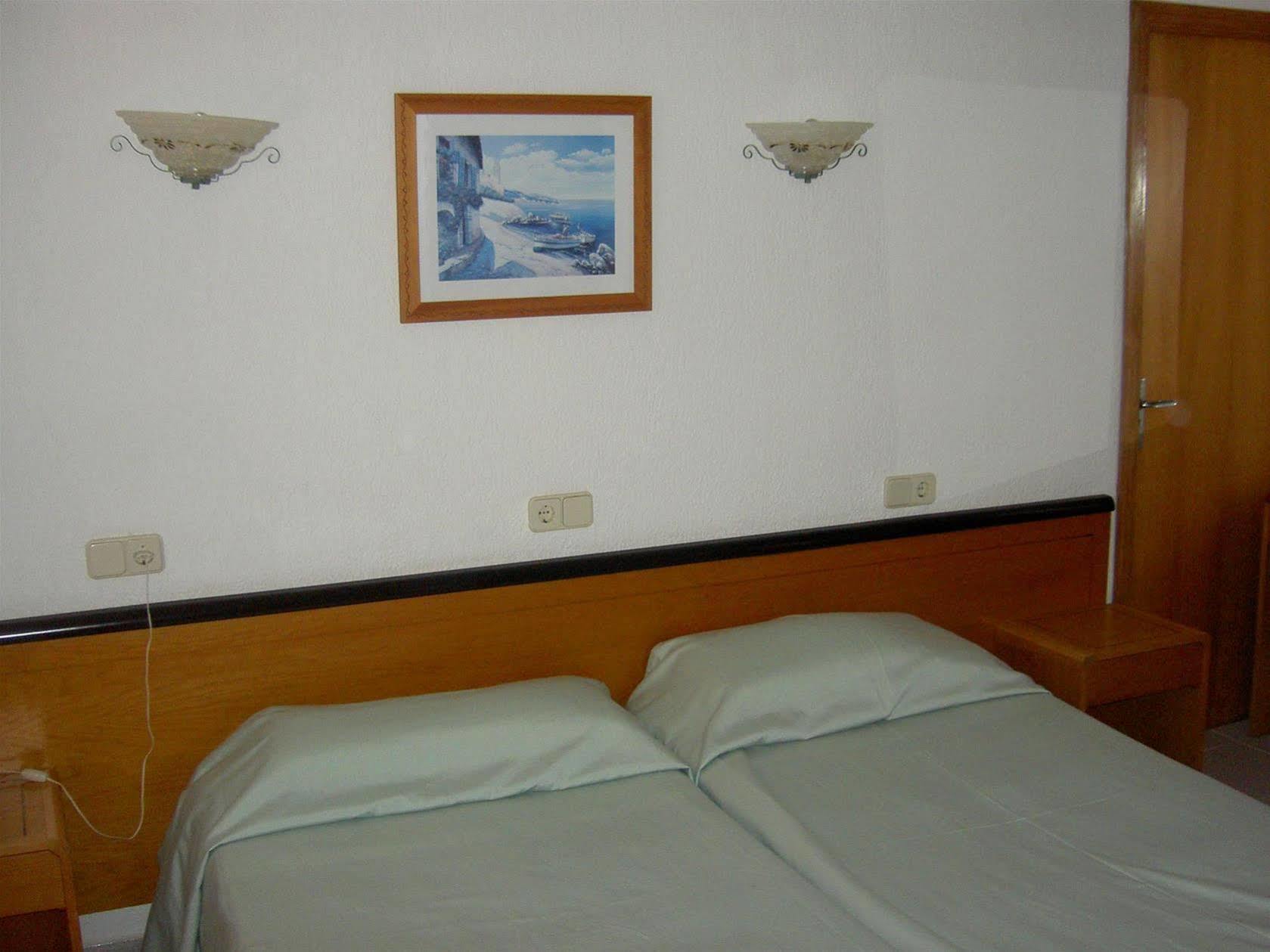 Hostal Port Corona Cala Ratjada  Kültér fotó
