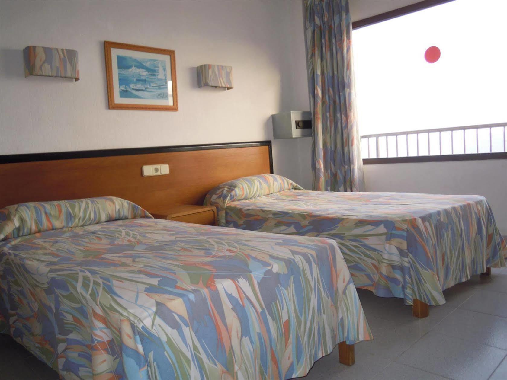 Hostal Port Corona Cala Ratjada  Kültér fotó